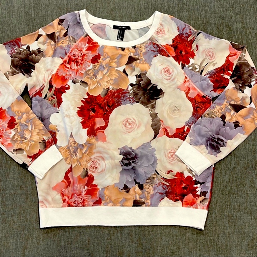 FOREVER21 FLORAL SWEATER